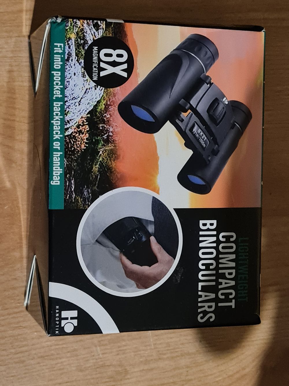 Lot 288: Compact binoculars