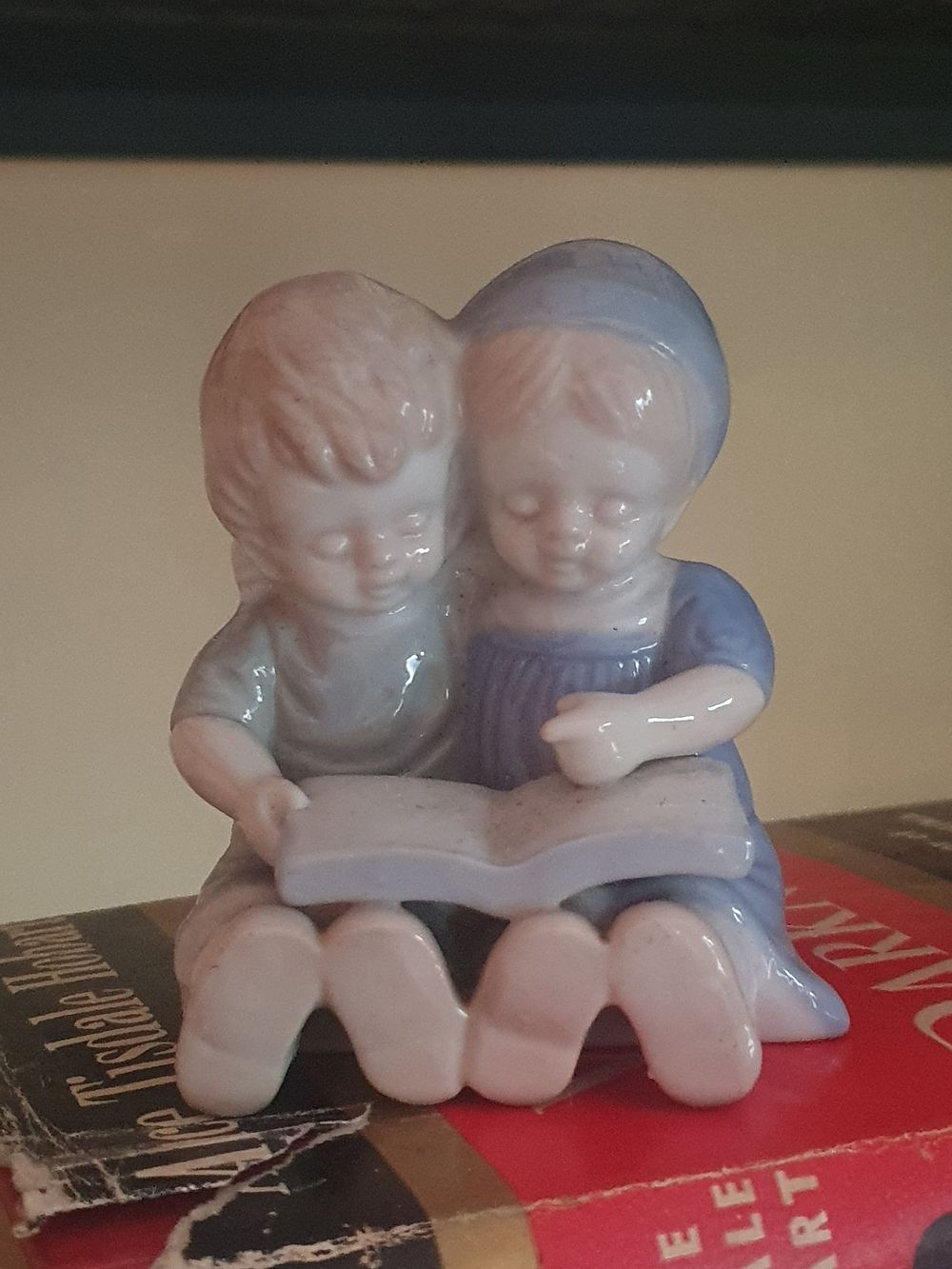 Lot 177: Vintage figurine