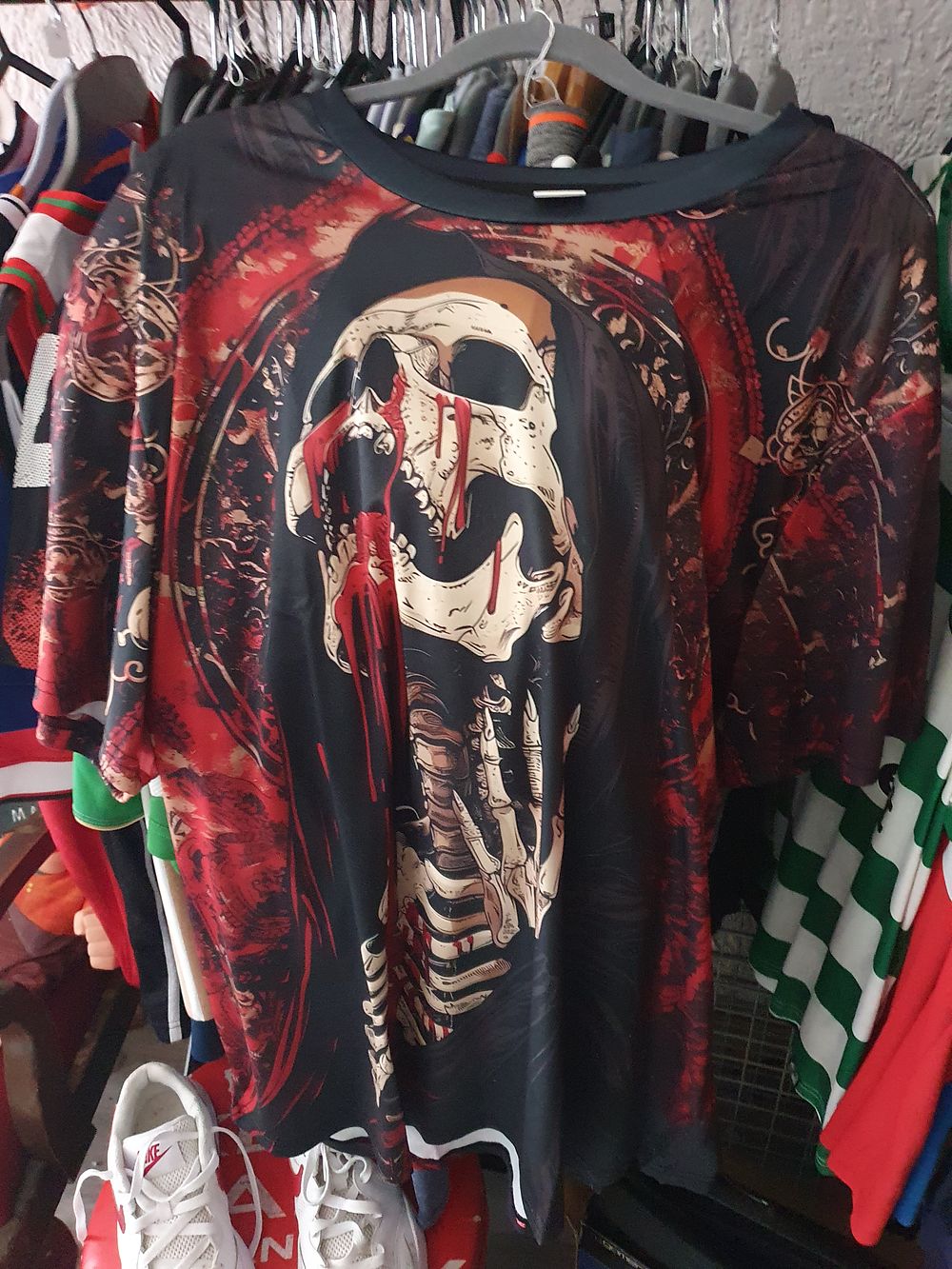 Lot 210: Large skull shirt