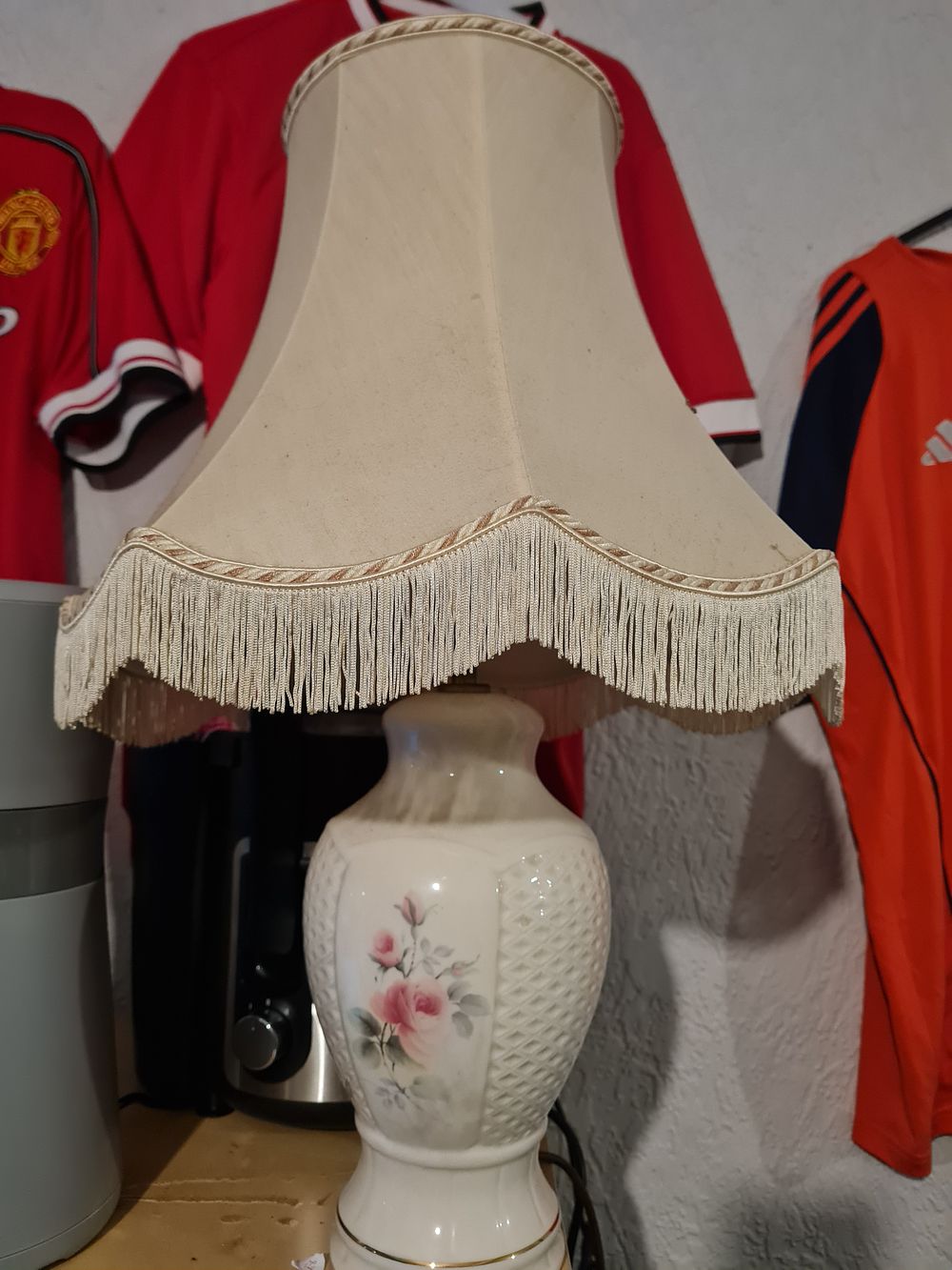 Lot 370: Large donegal china lamp