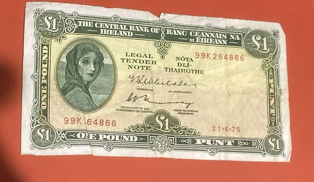 Lot 5b: Ireland Irish Eire, One pound £1 banknote, Lady Lavery