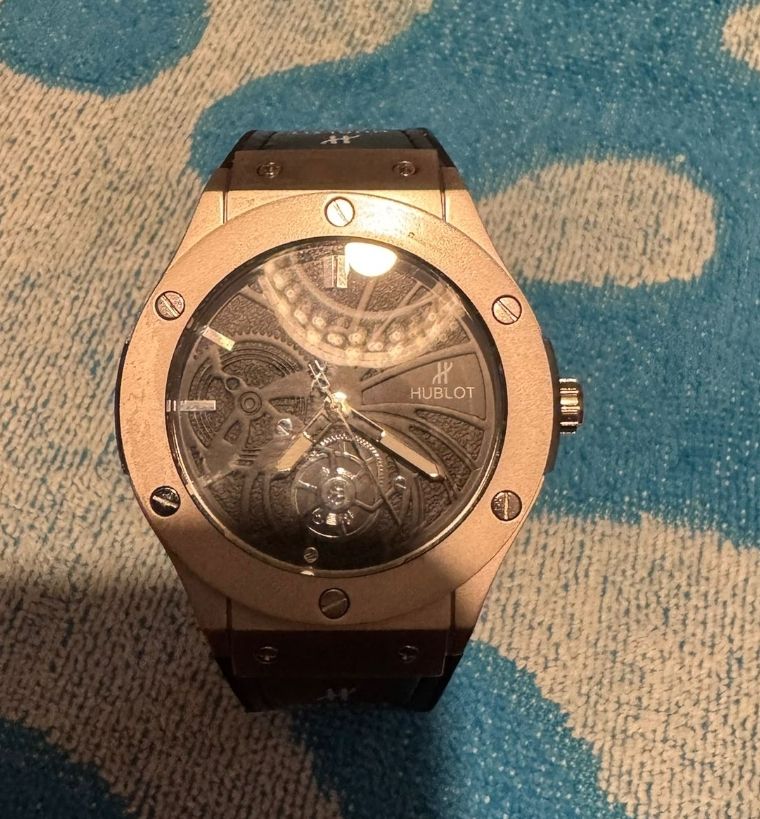 Lot 371: Branded watch