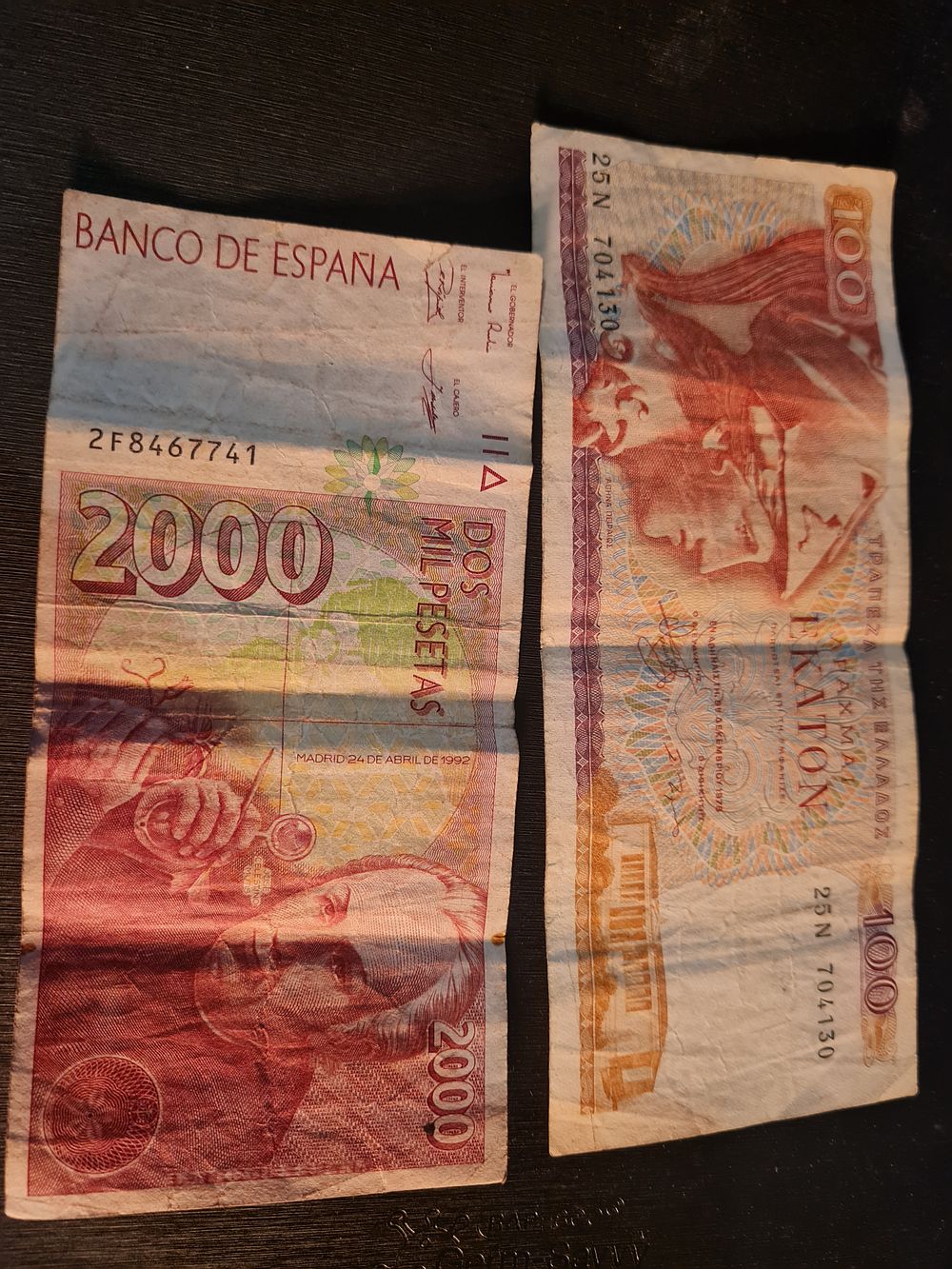 Lot 430: 2 bank notes