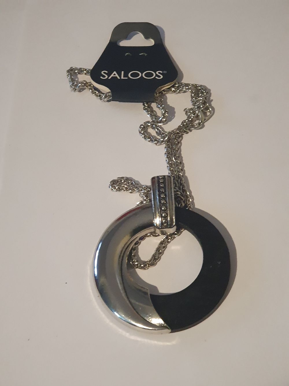 Lot 523: New chain