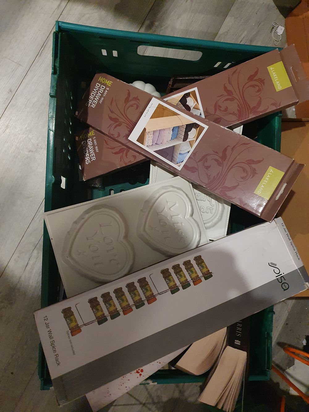 Lot 537: Crate lot