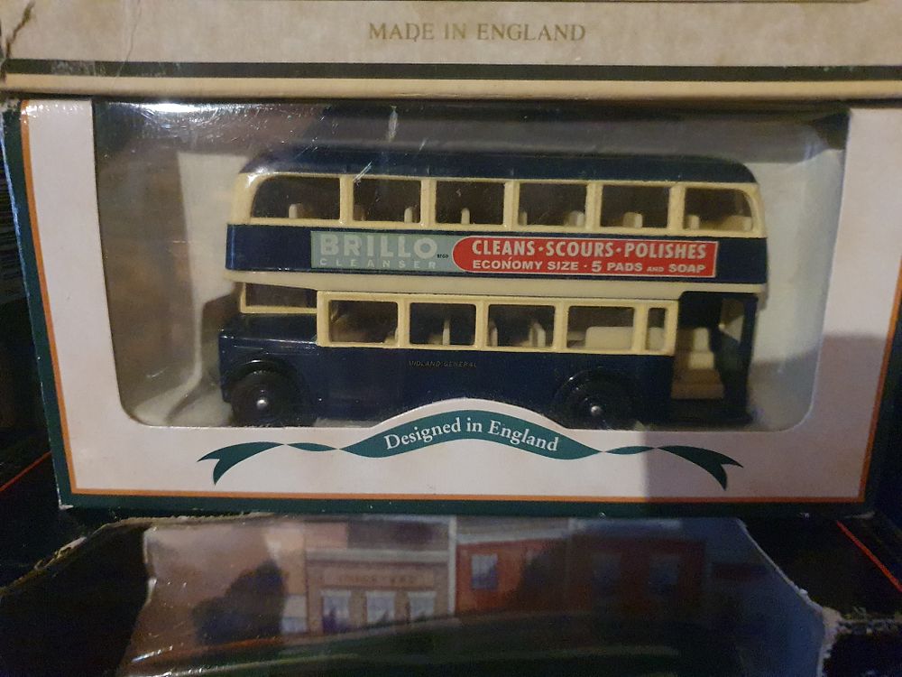 Lot 177s: Boxed bus