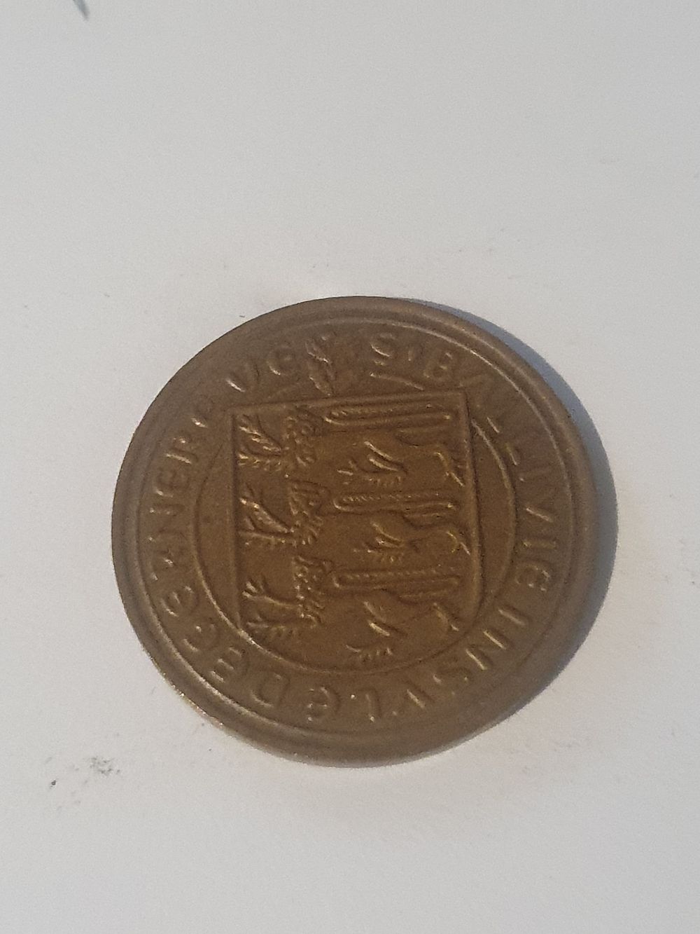 Lot 163: Vintage new 2.pence coin