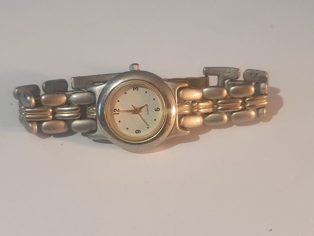 Lot 106: Vintage watch