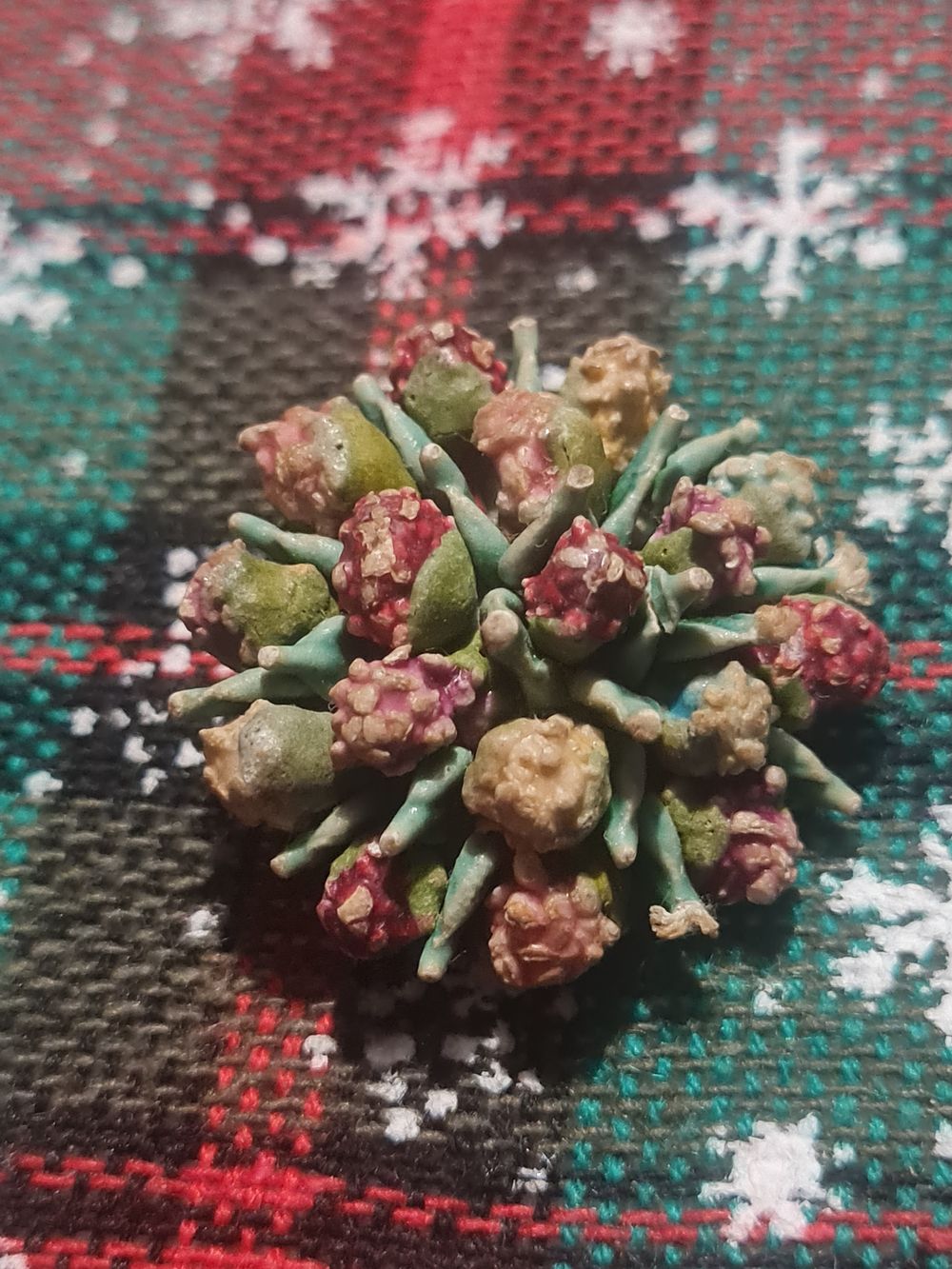 Lot 133: Vintage broach