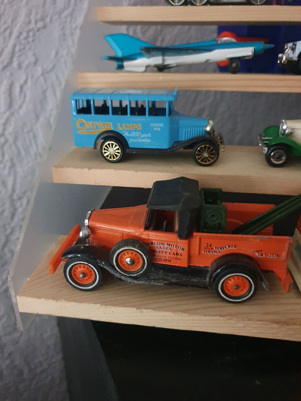 Lot 293: 2 models