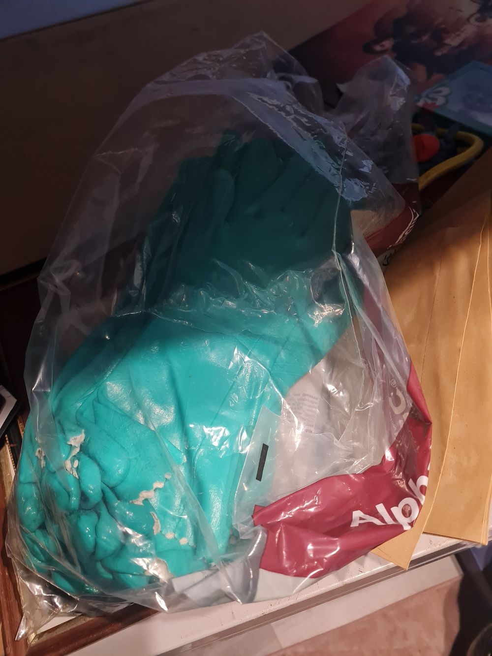 Lot 410: Joblot of new rubber gloves