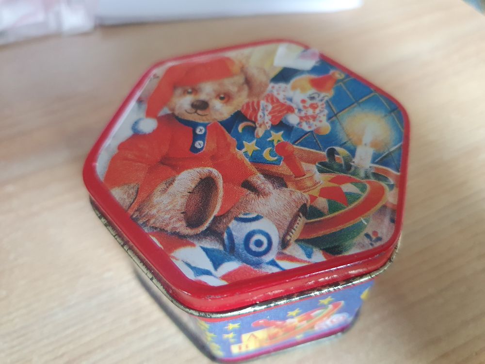 Lot 435: Vintage Teddy bear tin