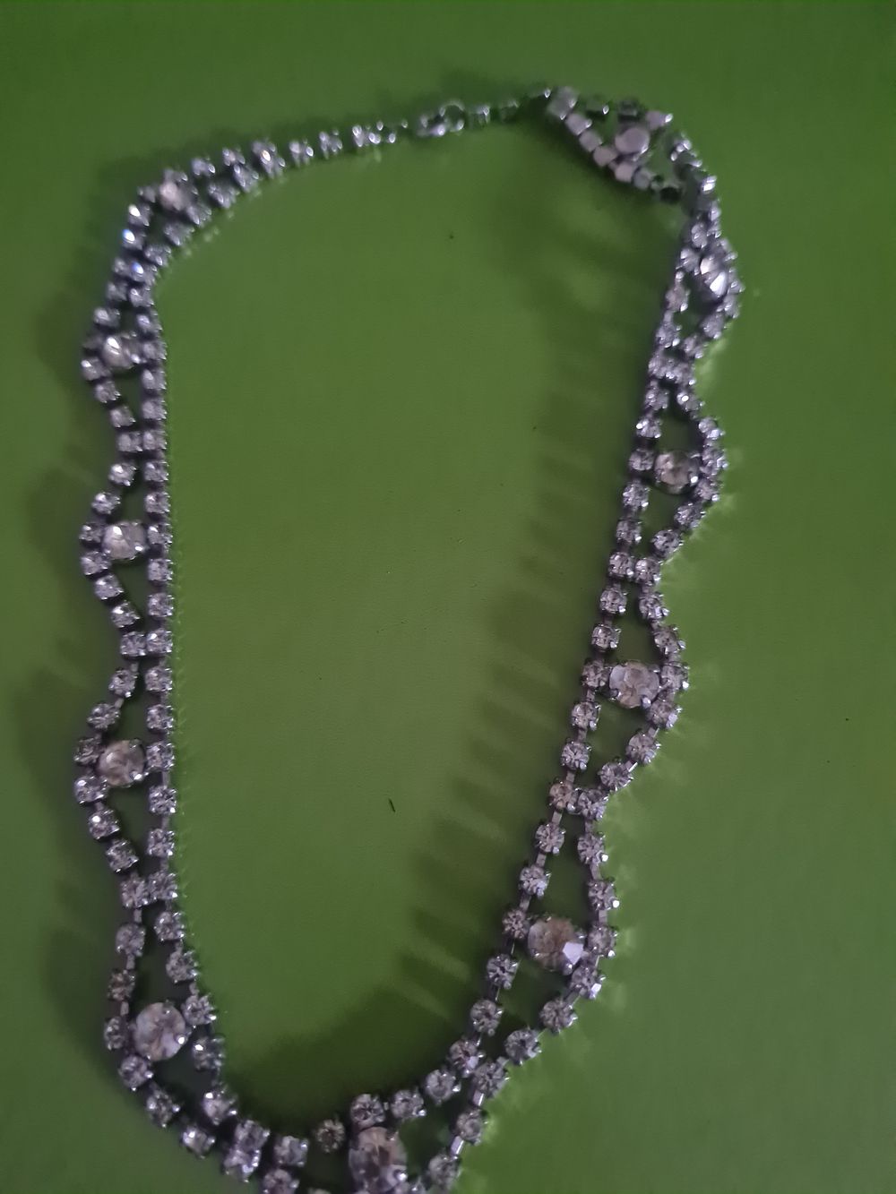 Lot 90: Ladies necklace