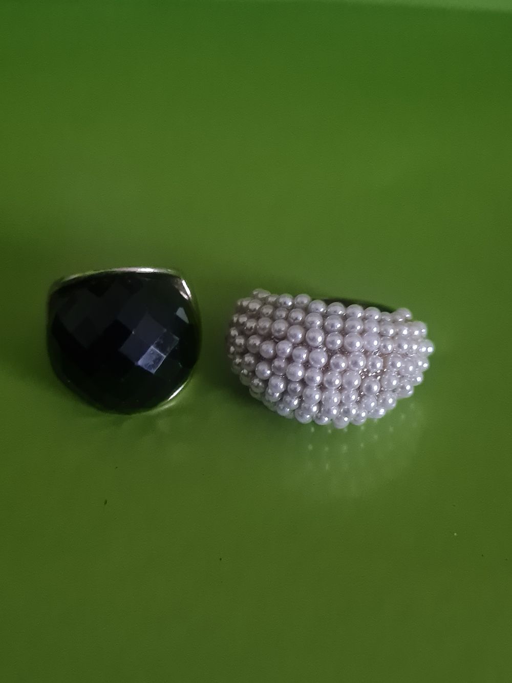 Lot 168: 2 vintage rings