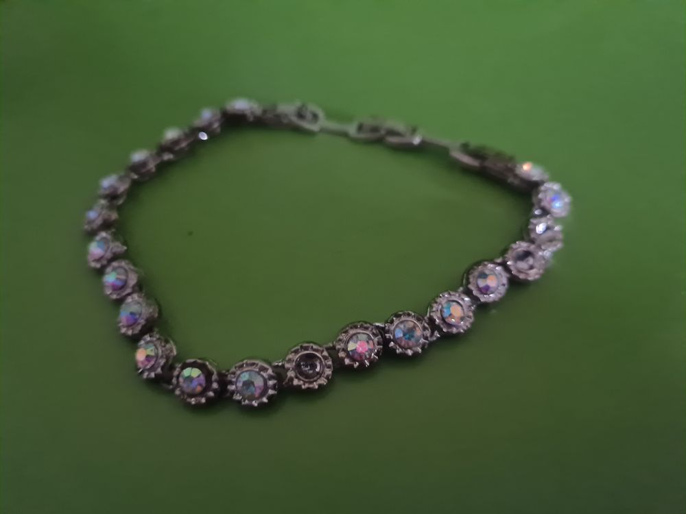 Lot 170: Vintage bangle