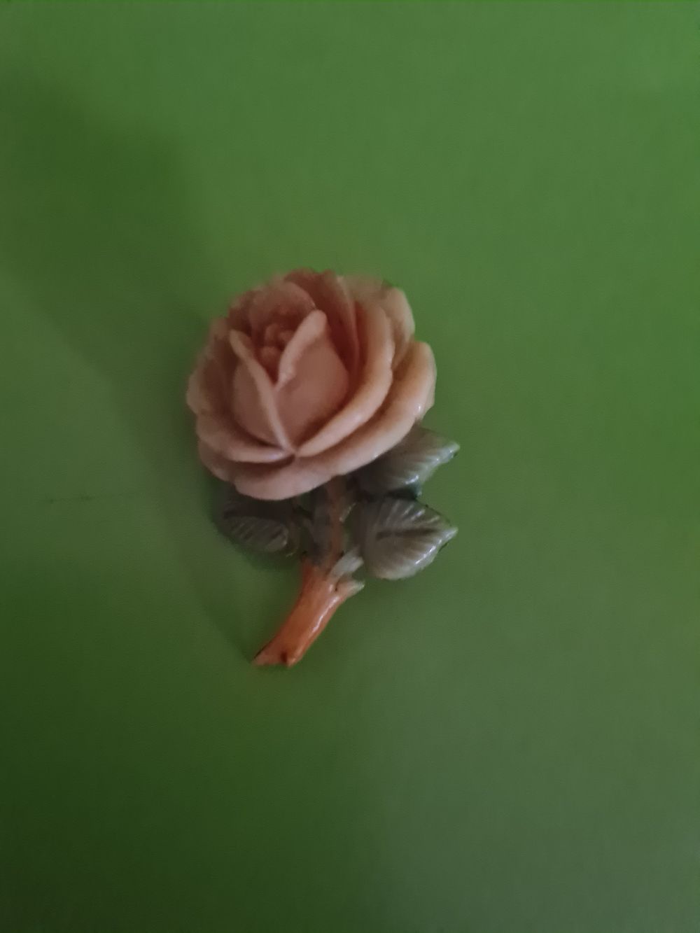 Lot 176: Flower broach