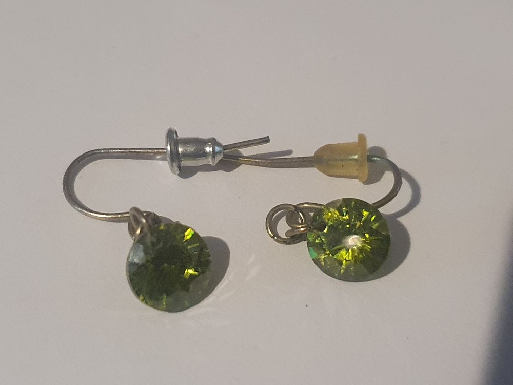 Lot 174: Vintage green stone earings