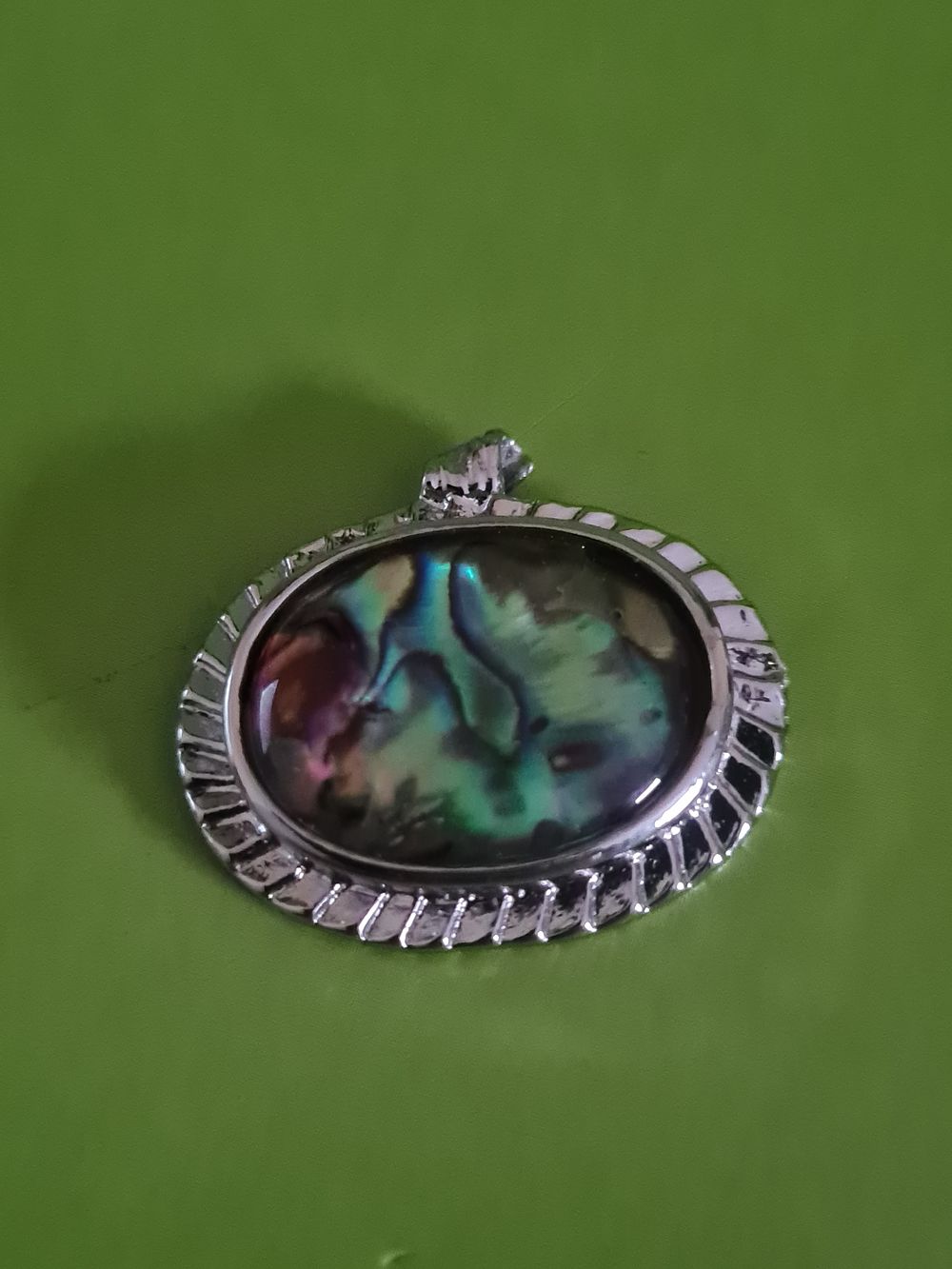 Lot 196a: Ladies multicoloured pendant