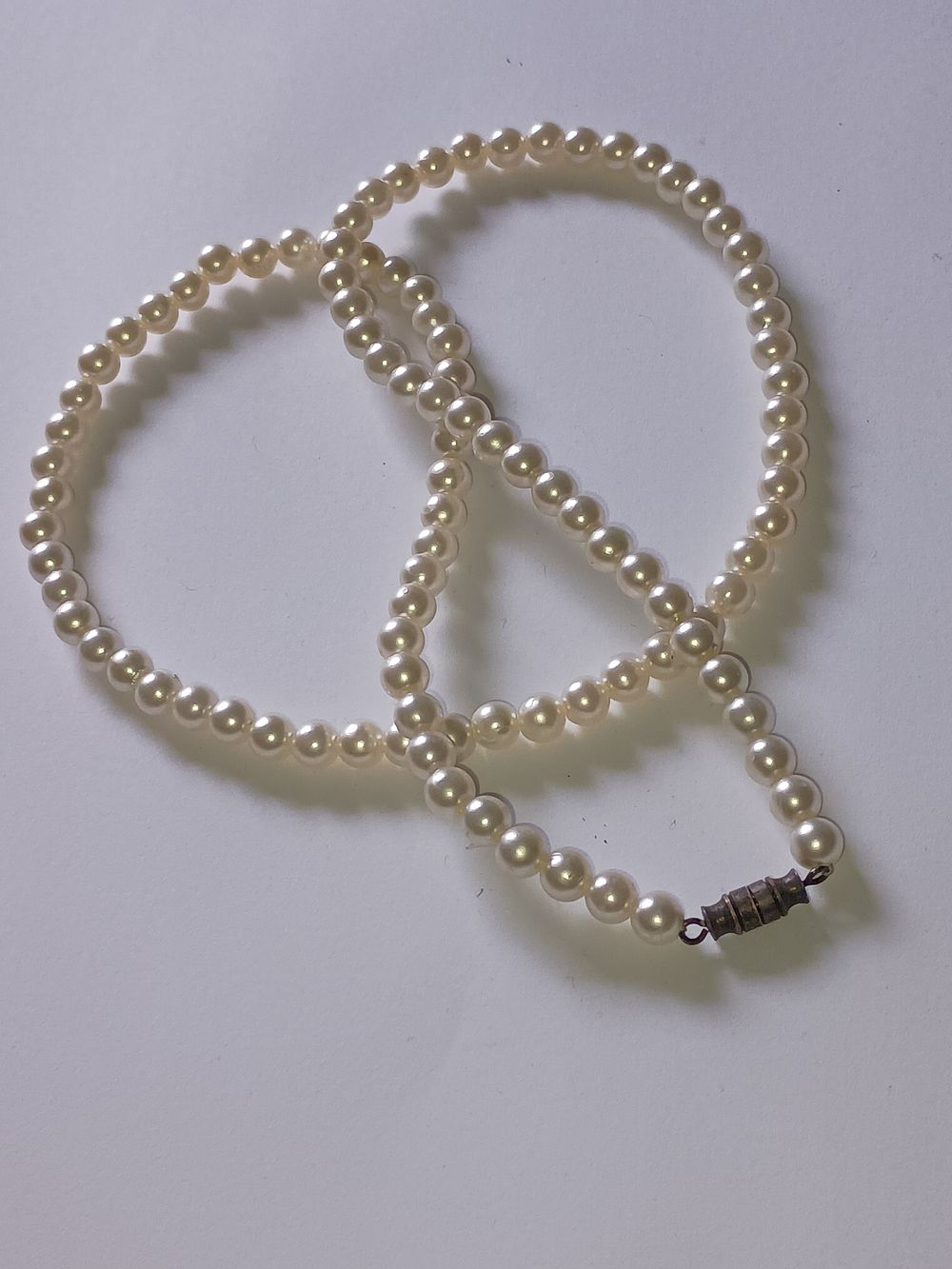 Lot 199: Lovely Pearly Style Necklace