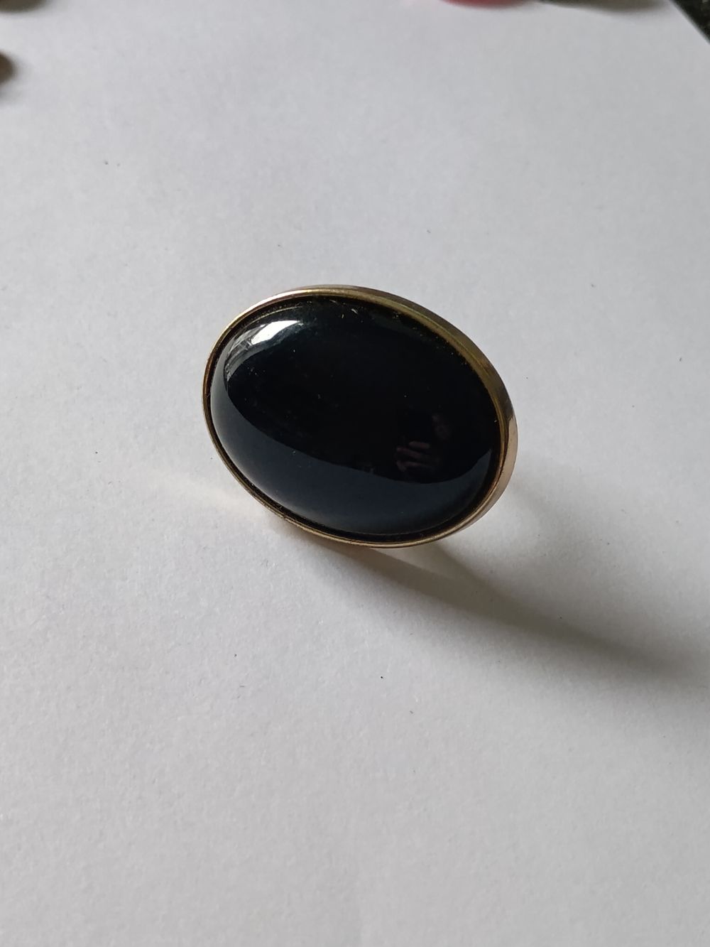 Lot 201: Ladies Large Black Stone Ring