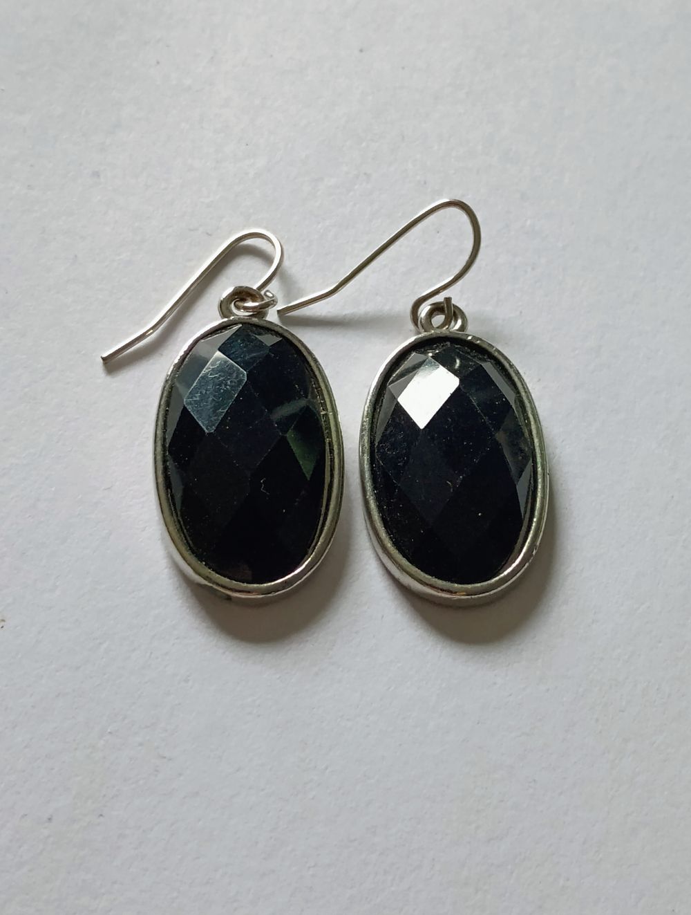 Lot 205: Ladies Black Oval Stone Earrings