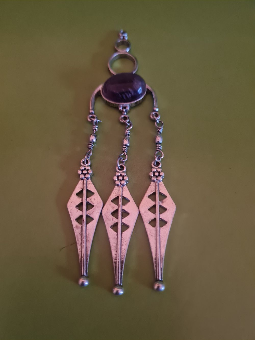 Lot 229: Vintage pendent