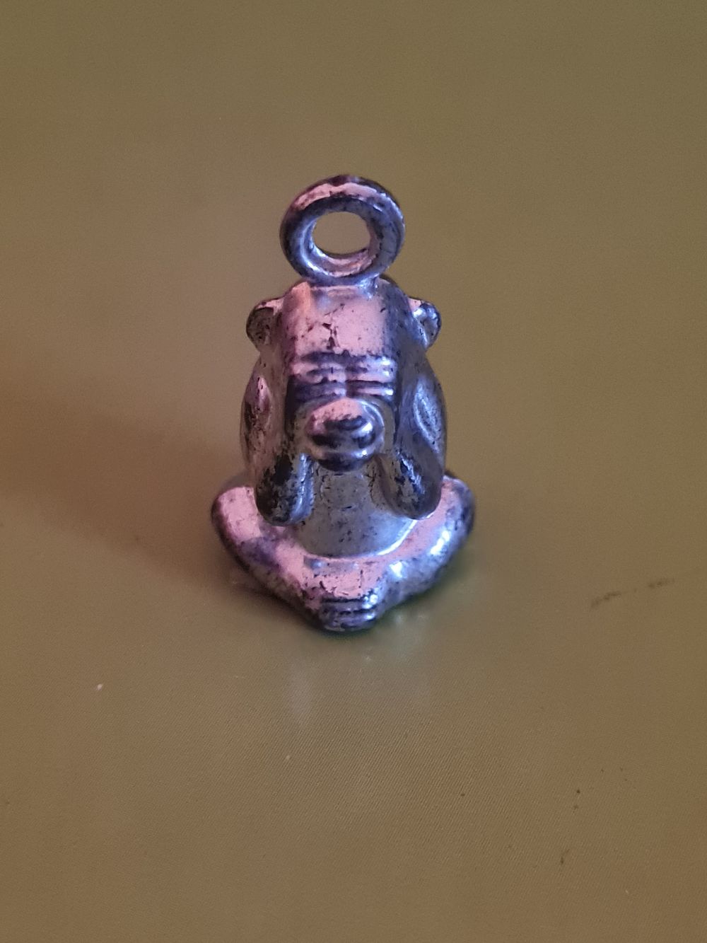 Lot 190: Vintage stamped pendant