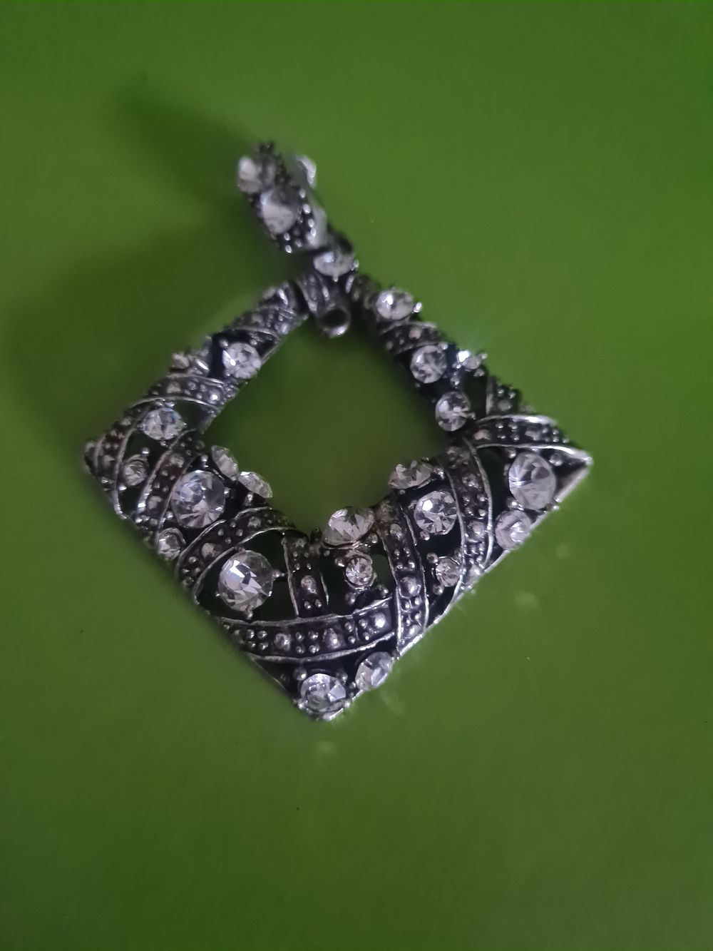 Lot 466: Vintage large pendant