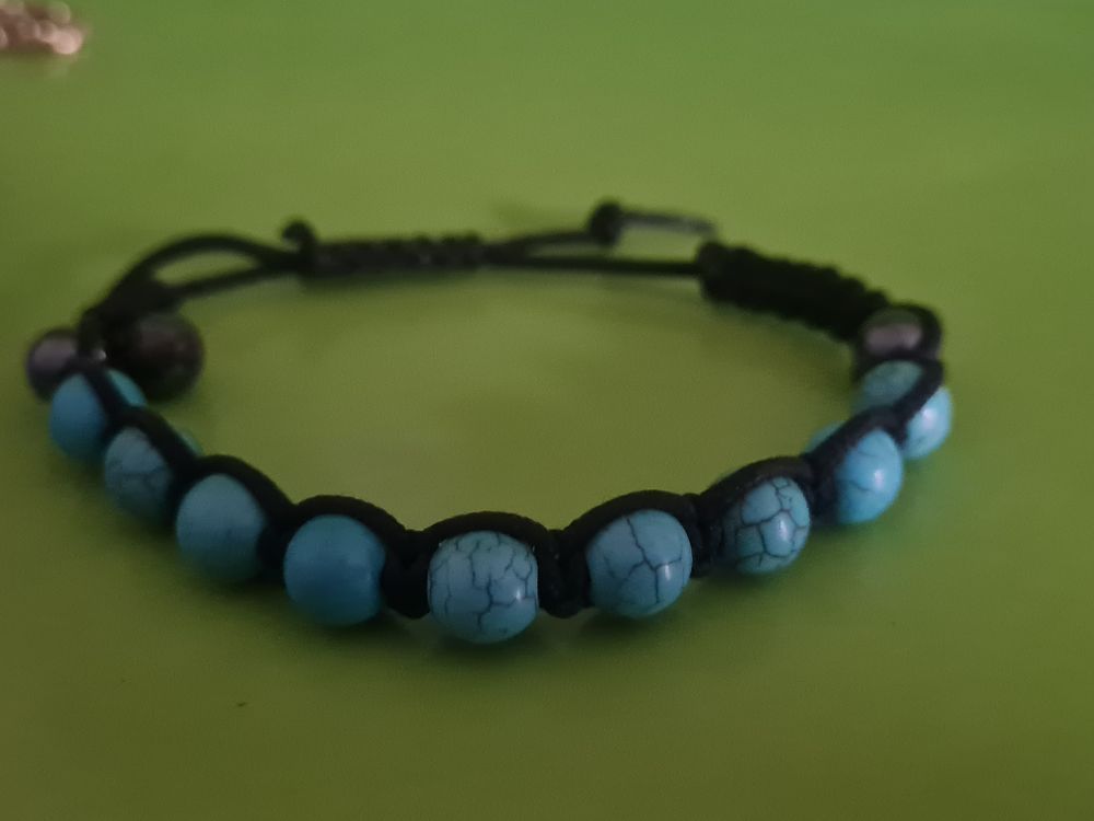 Lot 470: Turquoise stone bangle