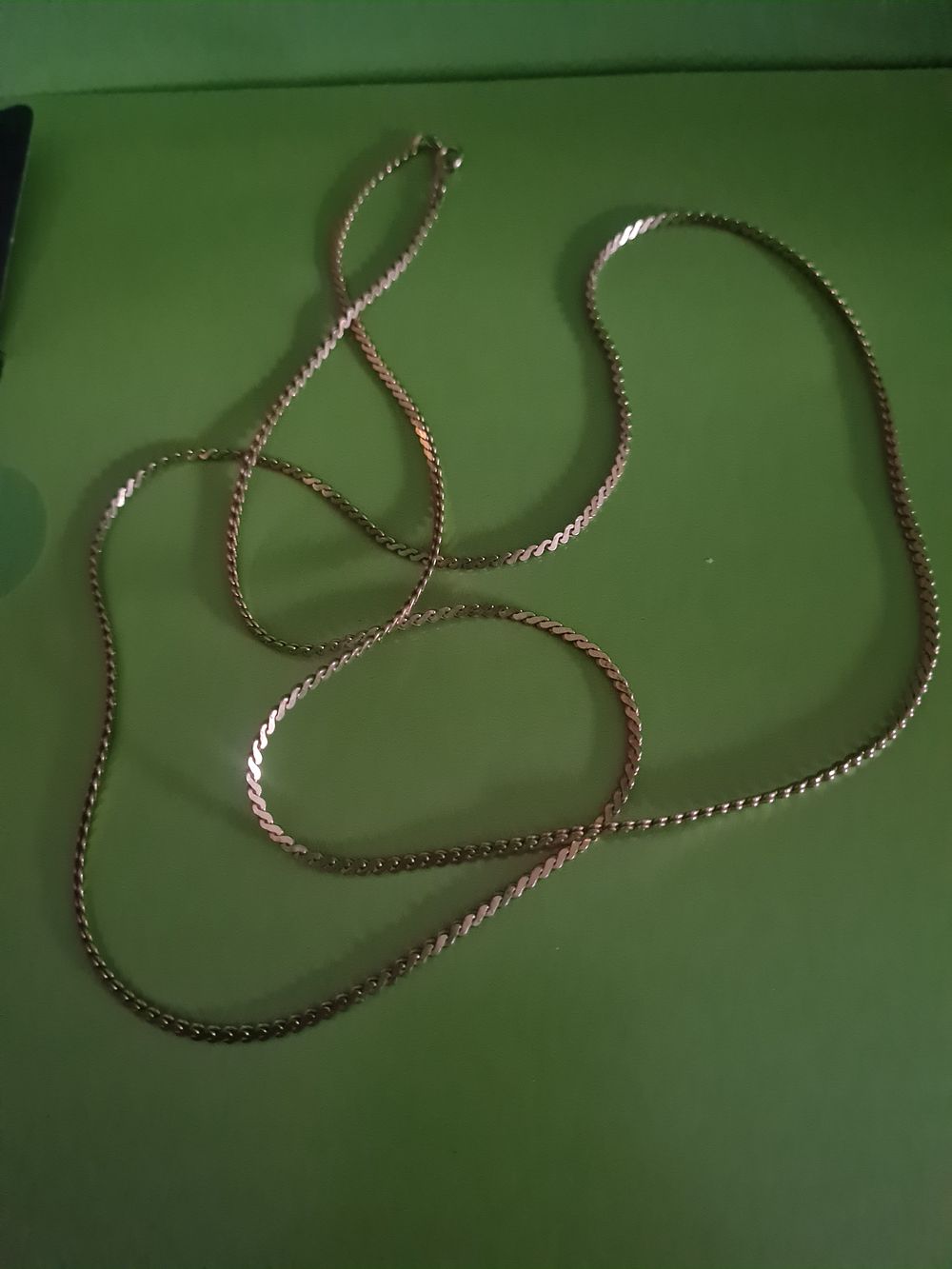 Lot 474: Large gold tone tone chain