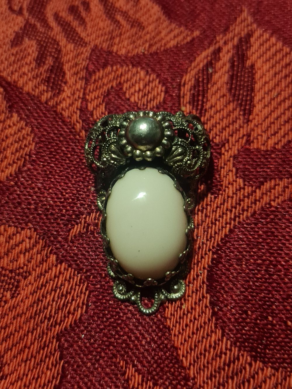 Lot 479: Vintage pendent