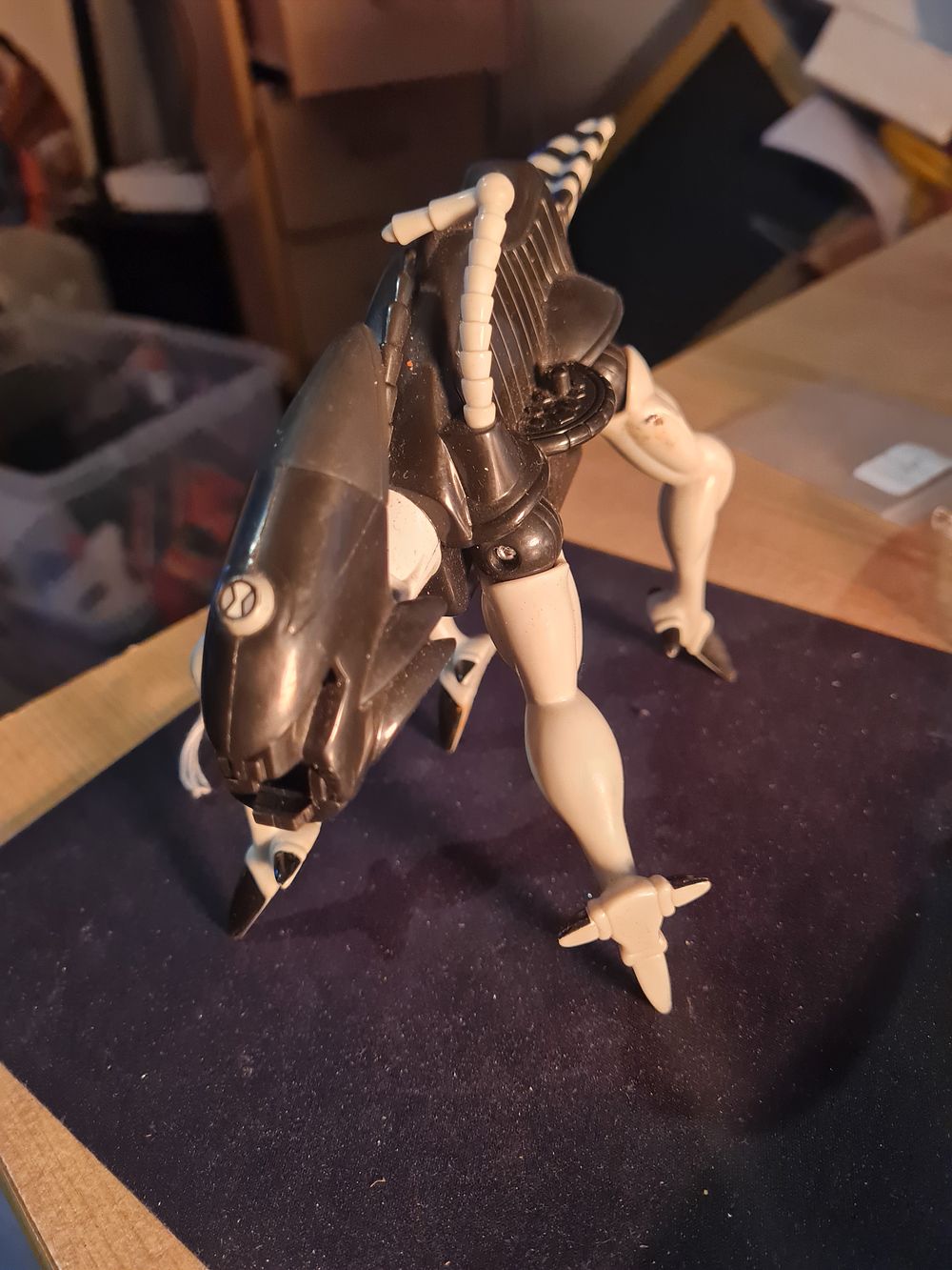 Lot 166: Alien figure