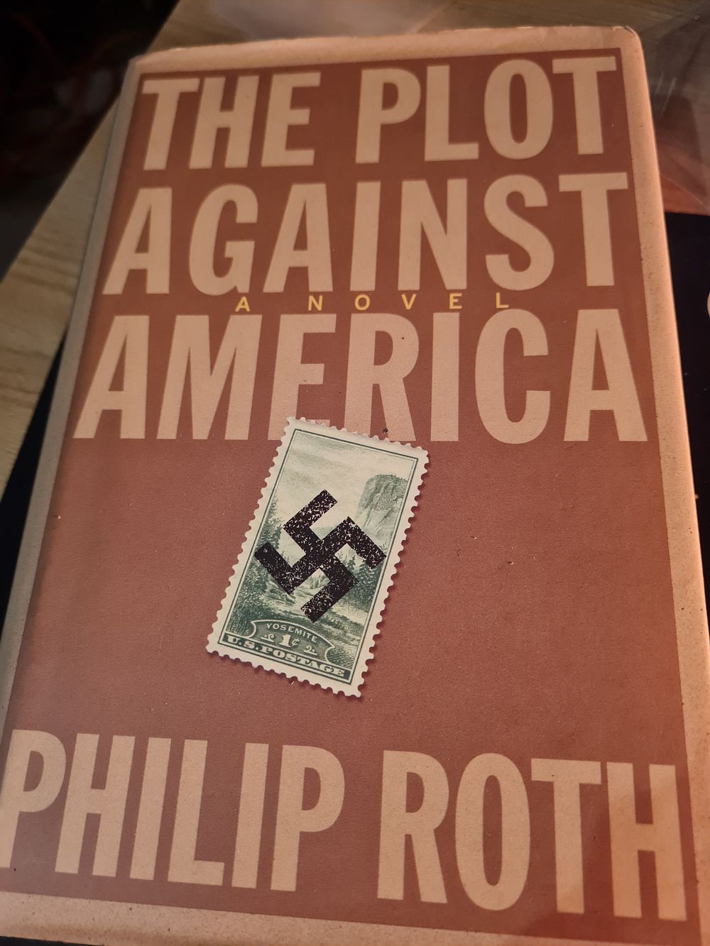Lot 8j: Large hardback the plot against america