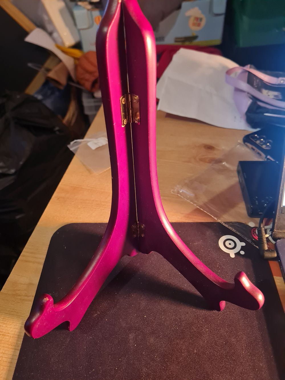 Lot 200: Plate stand