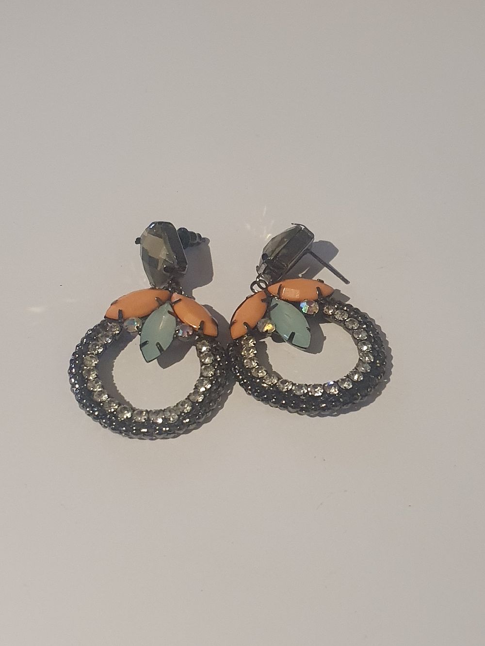 Lot 294: Beautiful Multistone diamante earings