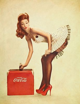 High gloss print in cardboard sleeve