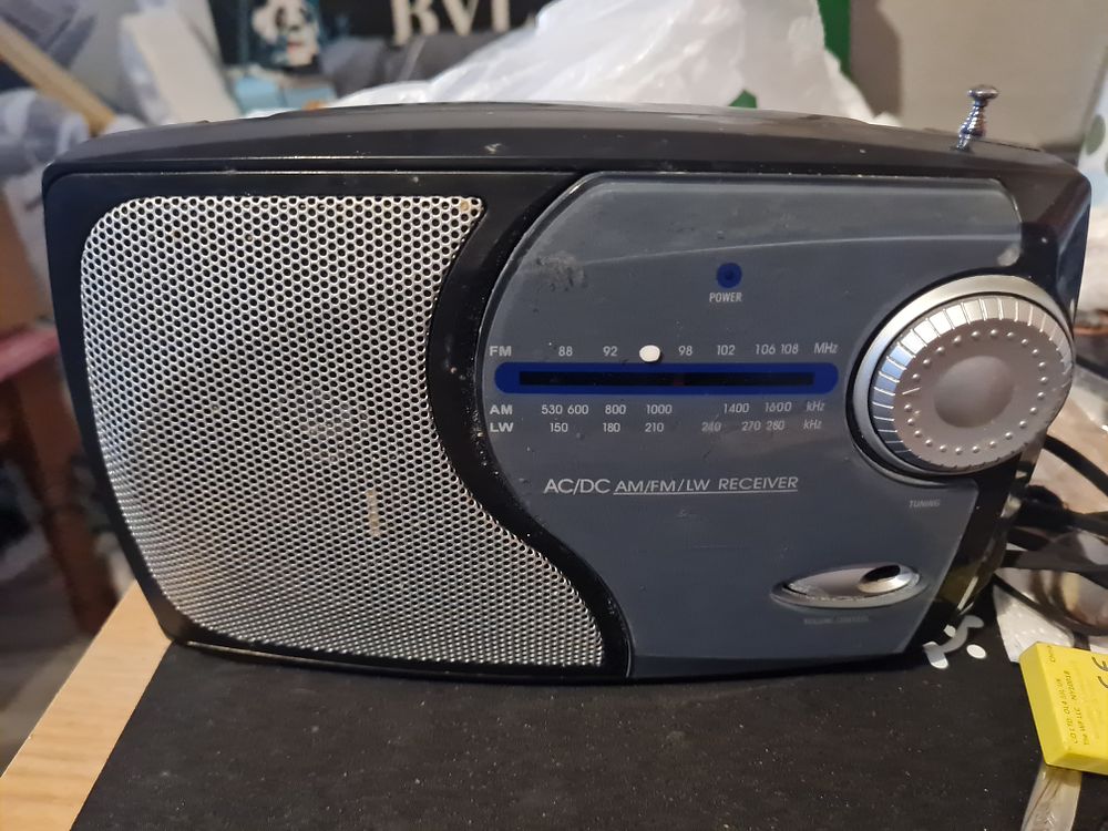 Lot 364: Radio