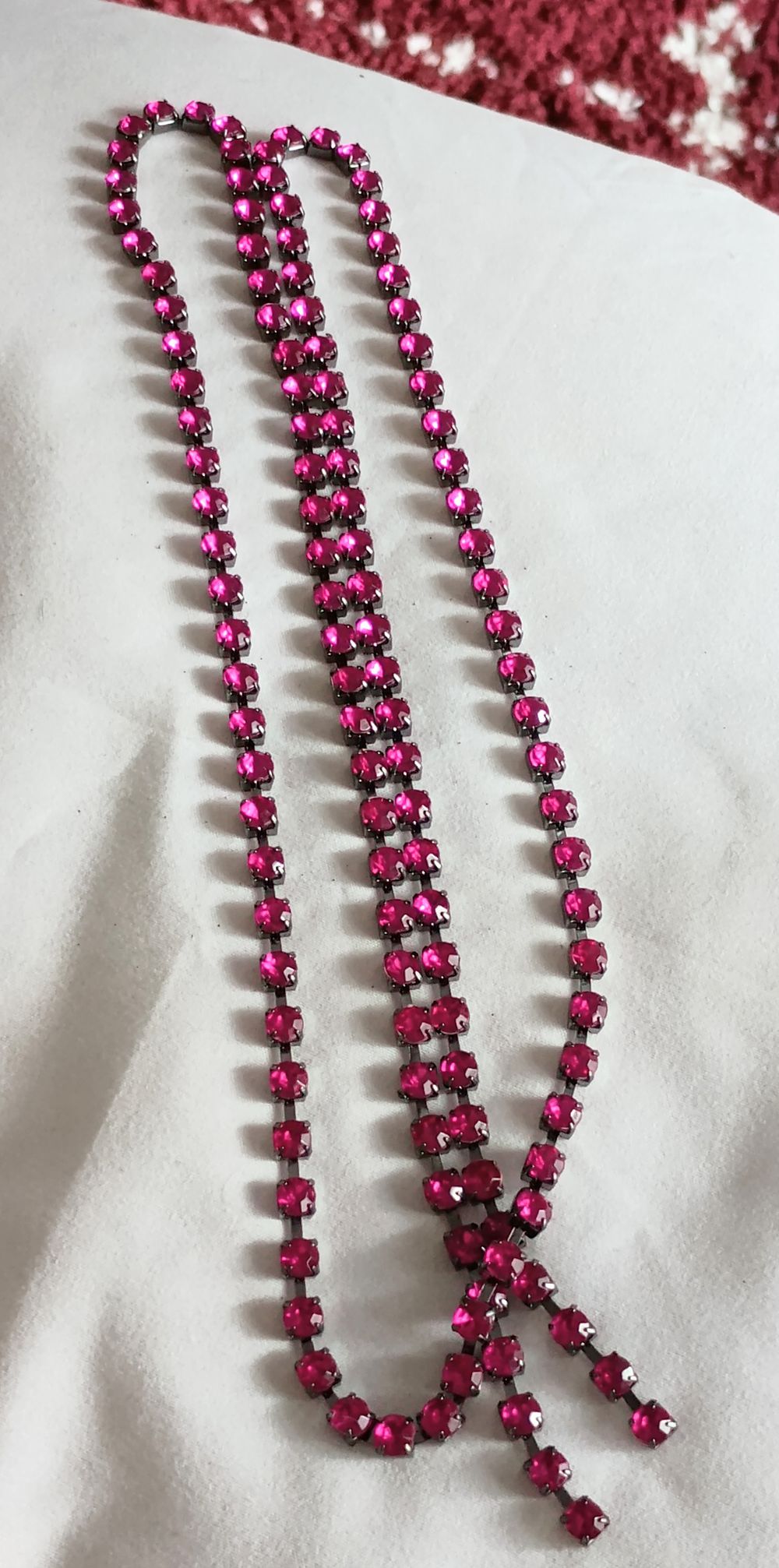 Lot 131: Ladies Long Pink Diamante Stone Necklace