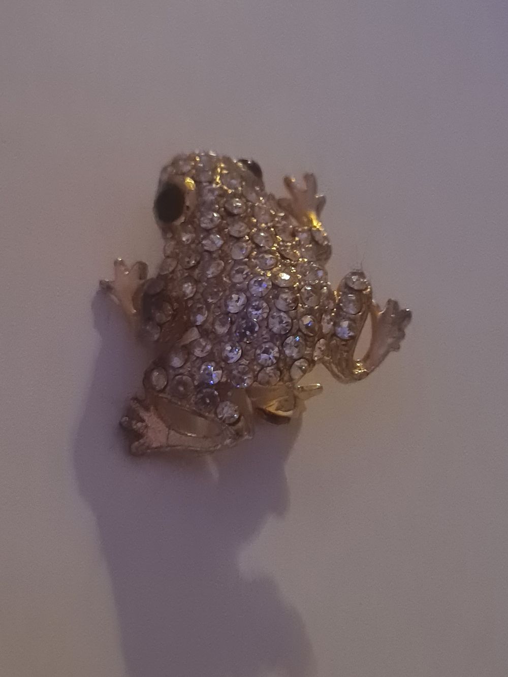 Lot 152: Frog broach