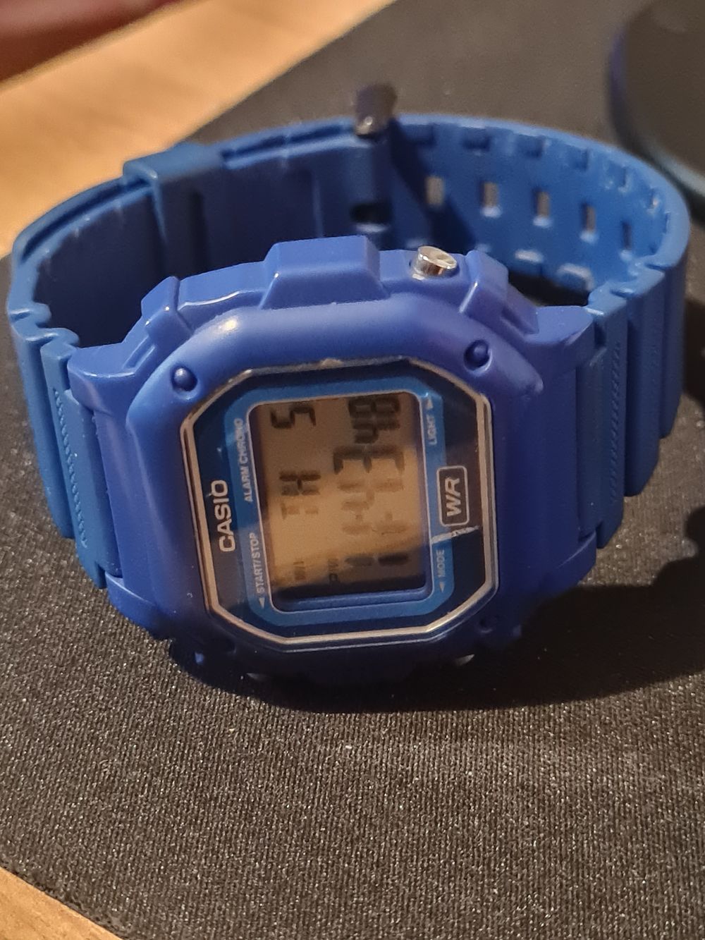 Lot 154: Casio digital watch pwo