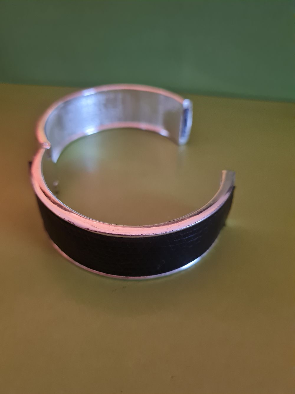 Lot 173: Large bangle