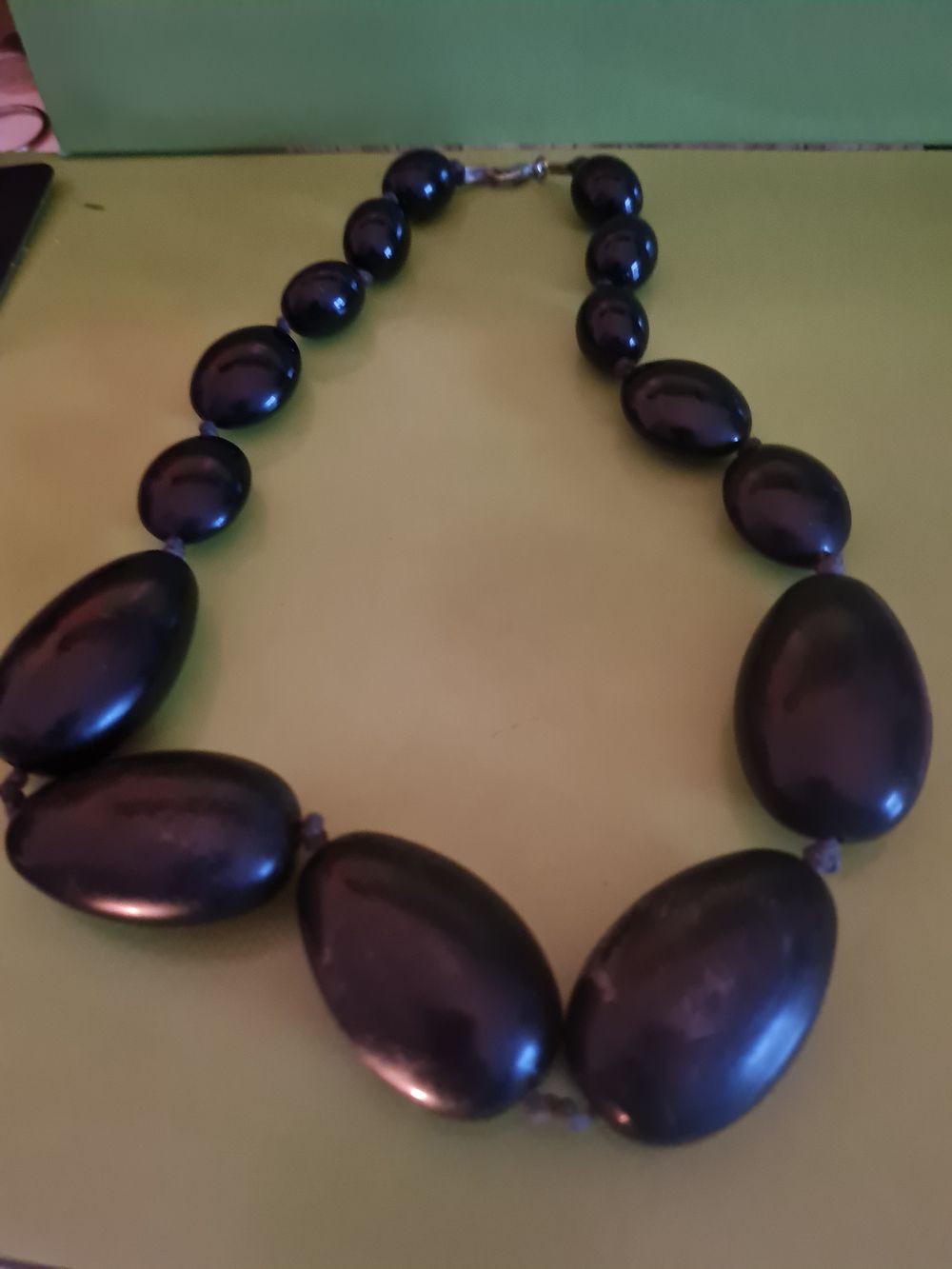 Lot 176: Black beaded chain