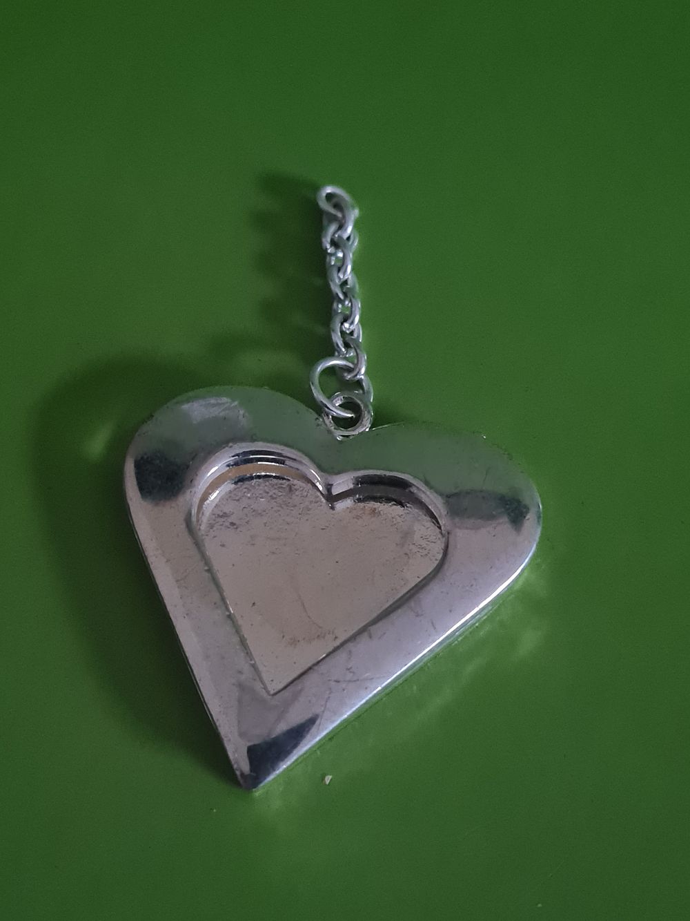 Lot 189: Large heart pendant