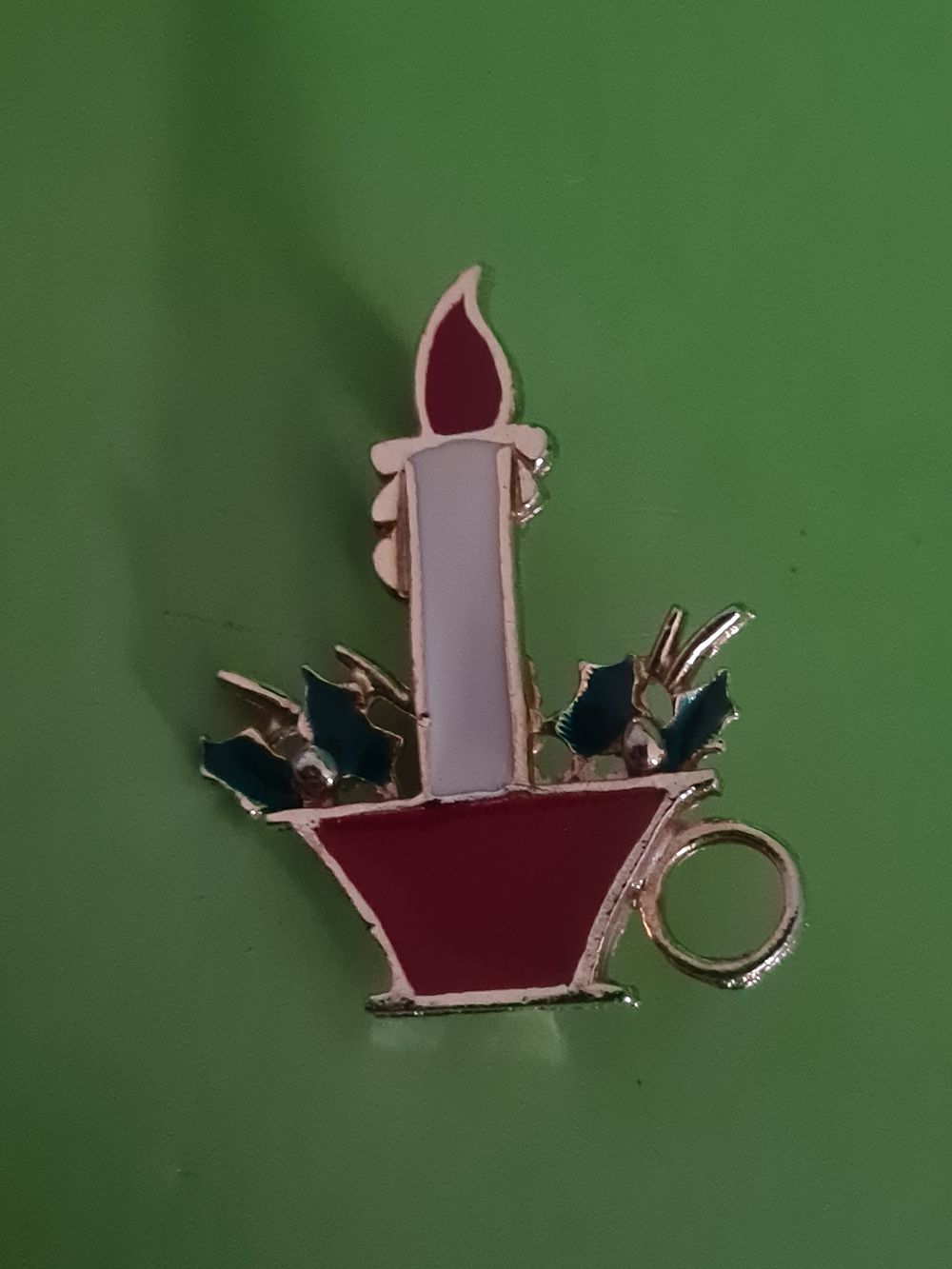 Lot 210: Candle broach