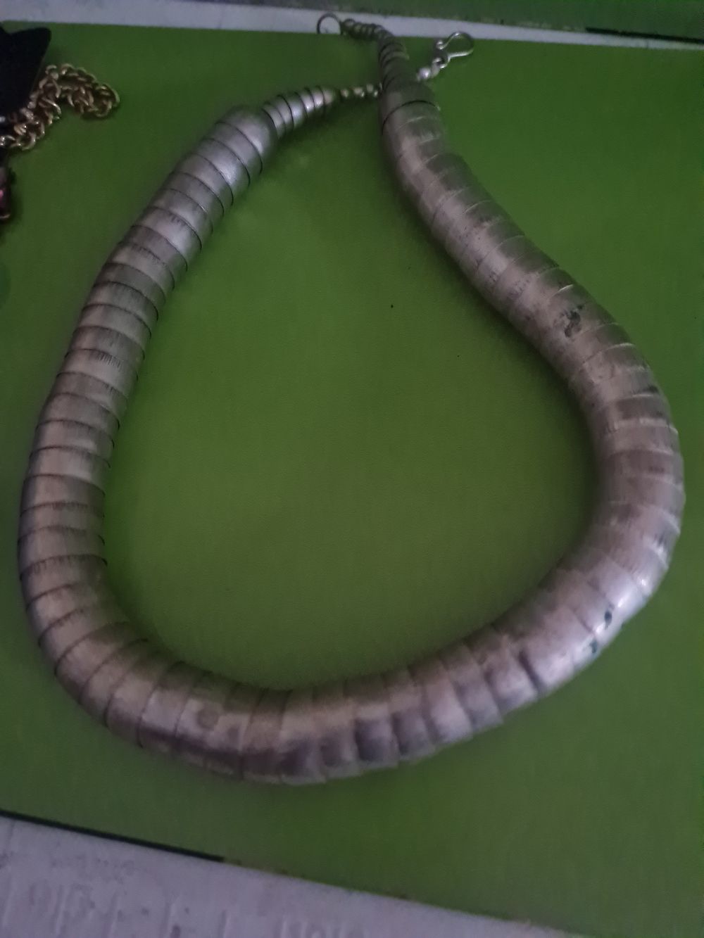 Lot 217: Large necklace