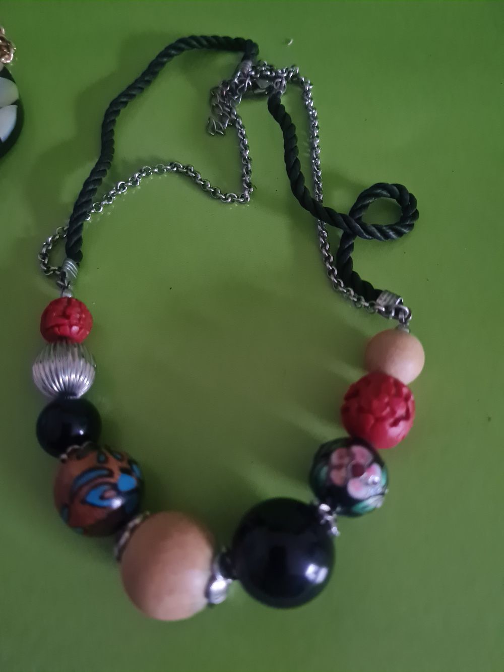 Lot 222: Ladies necklace