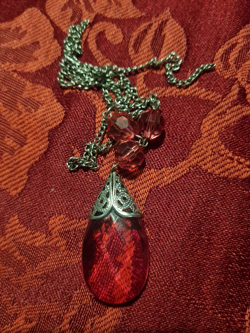 Lot 239: Vintage pendent