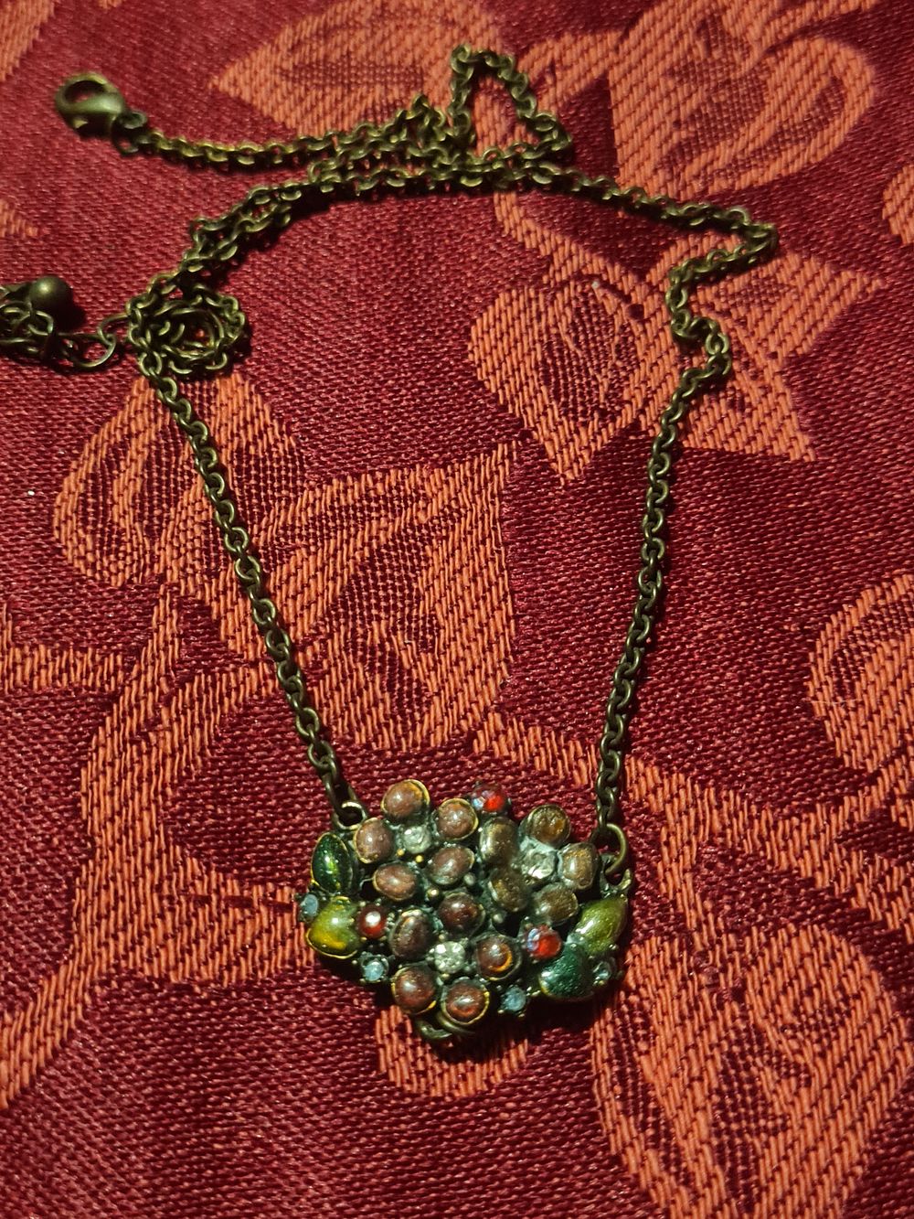 Lot 243: Vintage necklace