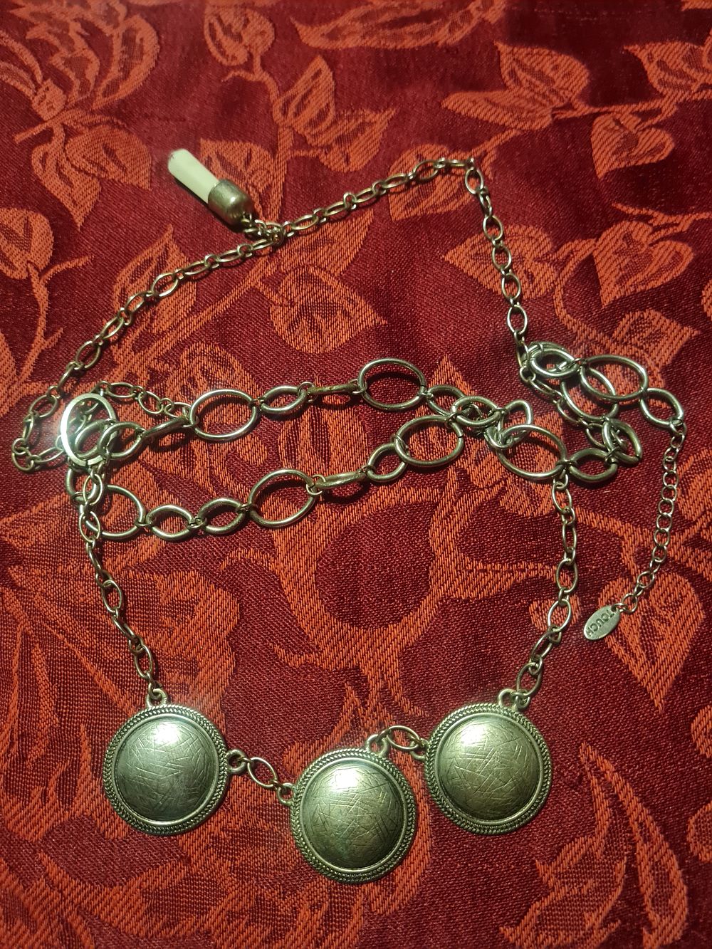 Lot 247: Touch necklace