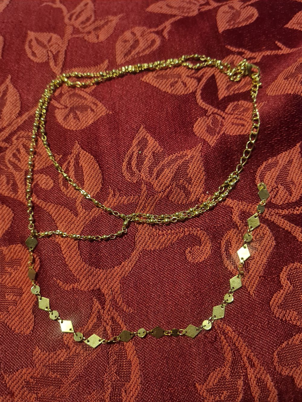 Lot 252: Multiple layer chain